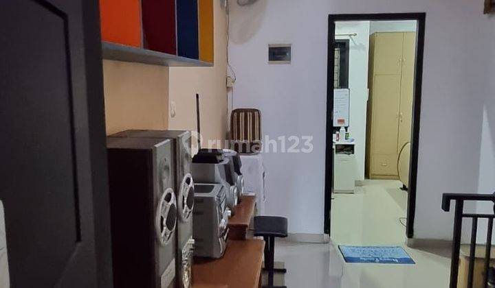 Rumah Bagus Dan Cantik 3 Lantai di Gelong Baru Tomang, Jakarta Barat 1