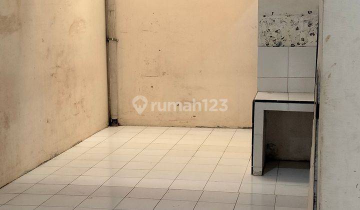 Rumah 2 Lantai Di Jalan Taman Palem Lestari  2