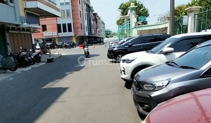 Ruko Gandeng Pinggir Jalan Raya Cengkareng  2