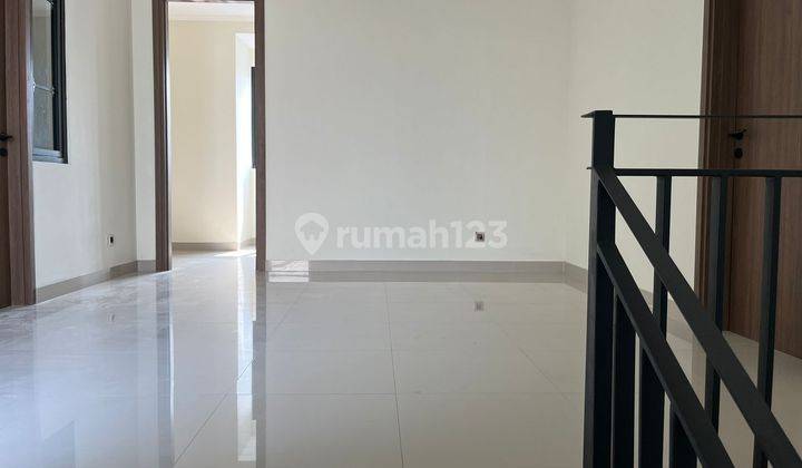 Rumah 2 Lantai Hoek Citra Garden Kalideres  2