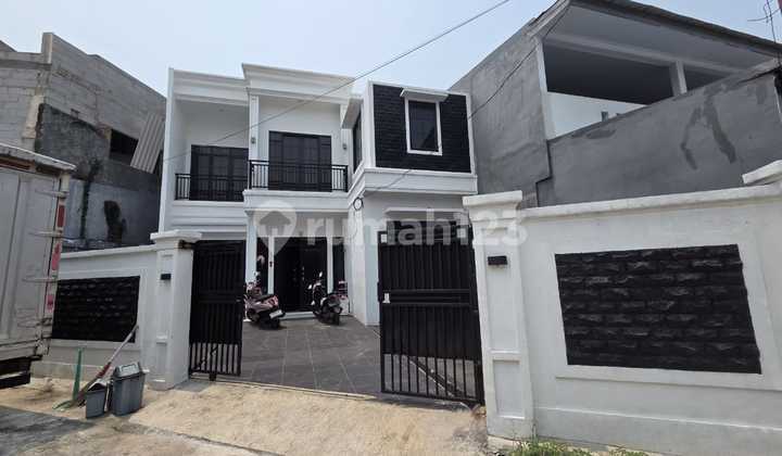 Selling a Nice House in Cengkareng Permai