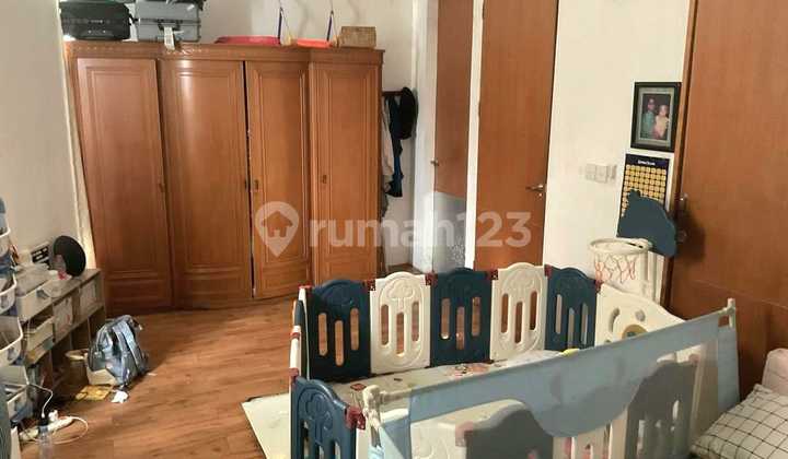 Selling Nice House In Cempaka Putih