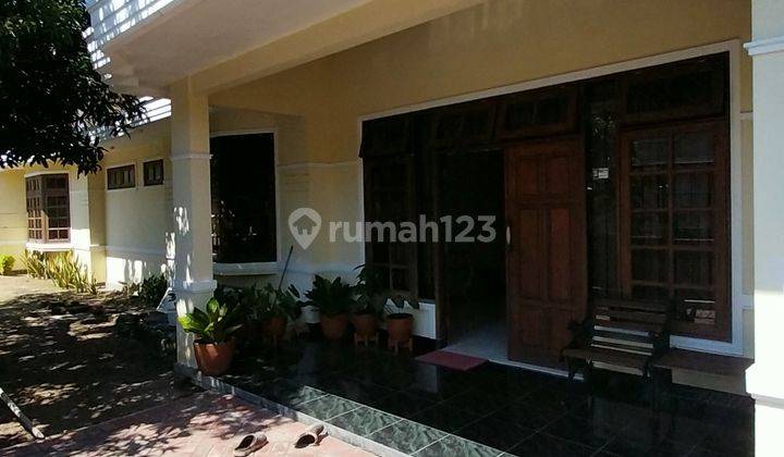 Rumah Mewah Posisi Pojok Siap Huni Lokasi Manyar Kartika Timur 2