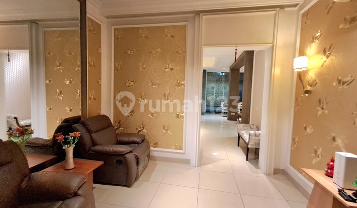 For Quick Sale. Beautiful House. Emerald, Phg. Gading Serpong. Tangerang. Fully Furnished. Certificate. Competitive Price. Good. Ready to Occupy. 2