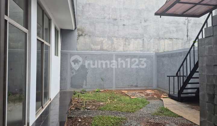 Jual Cepat. Rumah di Cluster Carribean, De Latinos. BSD. SHM. Bagus. Harga Kompetitif. Murah. Butuh Minim Renovasi. Turun Harga. Kompetitif. Hadap Taman. Ada KT Bawah. Hadap Taman.
