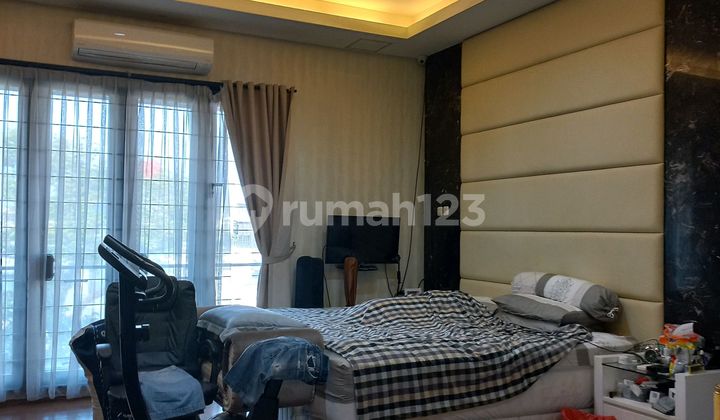 For Sale Fast. Beautiful Luxury House. Near Penabur Gading Serpong. Tangerang. Suitable for Commercial Business. Southeast. SHM. Cheap. Competitive Price. West Kelapa Gading Street. 2