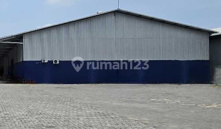 Gudang di Jalan Raya Kic Gatsu Semarang Area Parkir Luas 1