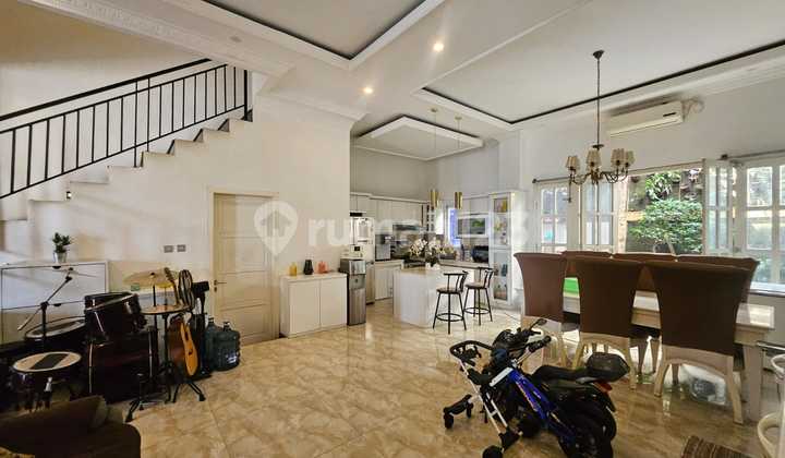 Dijual Rumah Cantik di Ngaliyan Semarang Full Furnished 3 Lantai 2