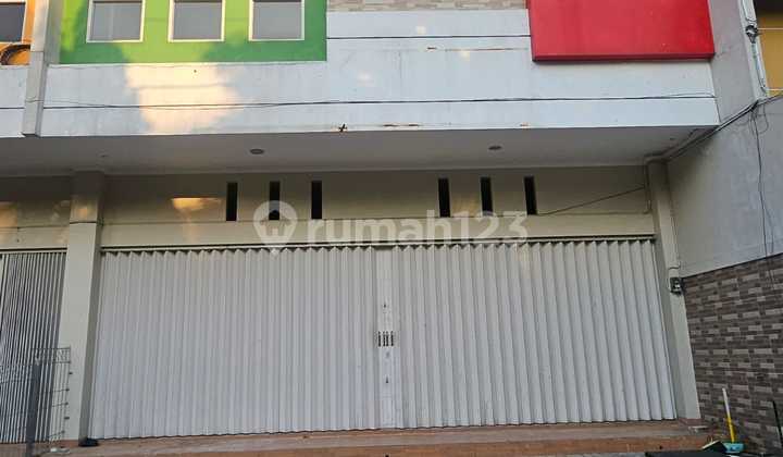 For Rent Large Shophouse Wide Parking Downtown Semarang 8 Meters Wide 1