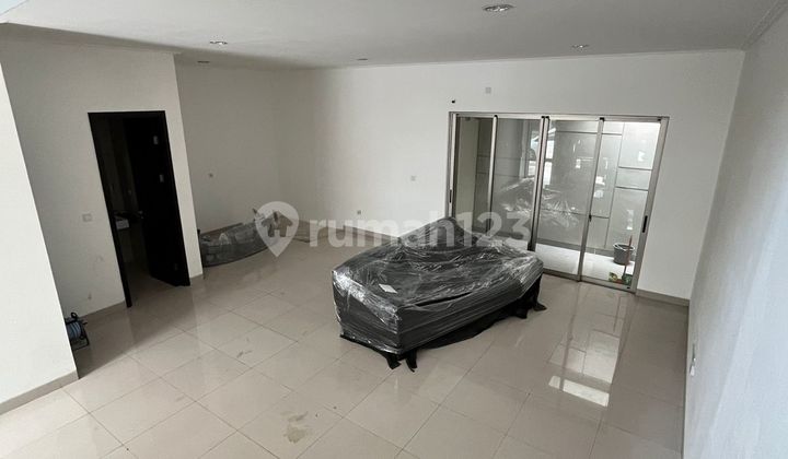 Disewakan Rumah Pik 2 Semi Furnished 2