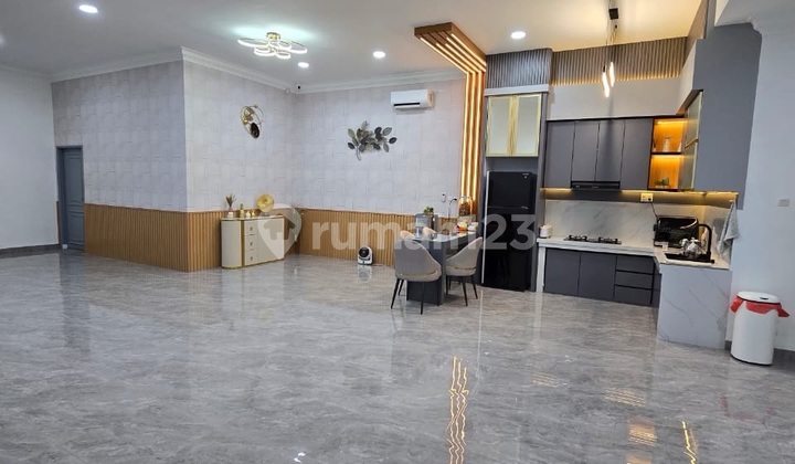 Dijual Villa Cakep Komplek Lewisville Daerah Krakatau