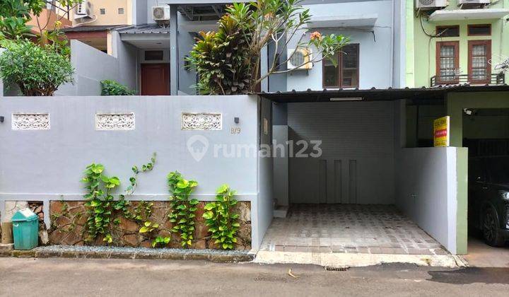 Rumah 2 Lantai Dalam Komplek Akses Dan Lokasi Bagus 1