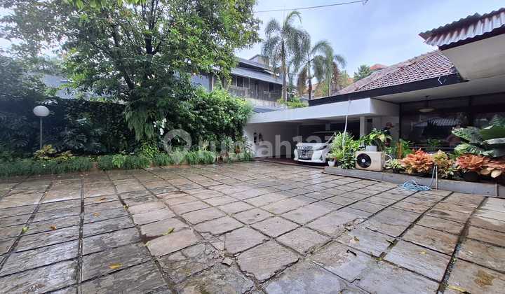Dijual Cepat !!rumah Di Kemang Dengan Luas Tanah 1600, Lokasi Bebas Banjir Dan Strategis 