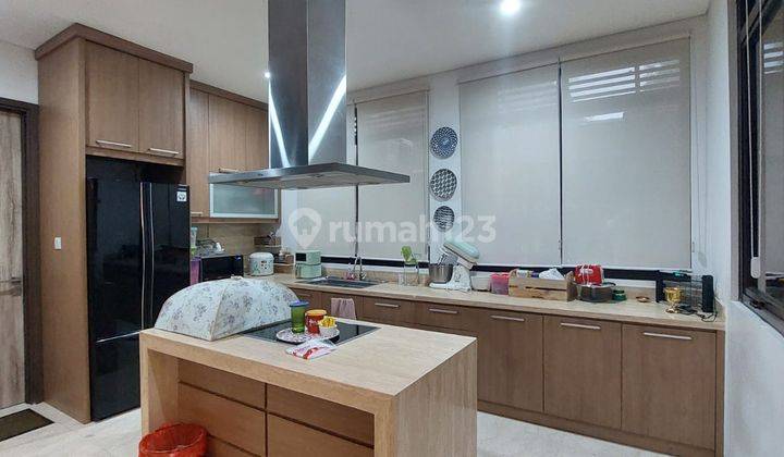 Rumah Dijual Di Area Exclusive Di Jakarta Selatan Rumah,semi Furnished 1