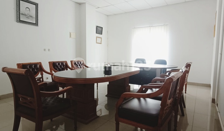 Smart Investment, 3-Story Ready-to-Use Shop House! Premium Location in Lebak Bulus 2