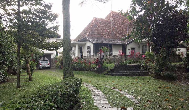 Rumah Antik Dengan Lokasi Strategis Di Bandung 1