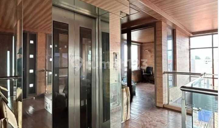 Rumah Di Pejaten Jaksel Dengan Lift Pribadi! 2