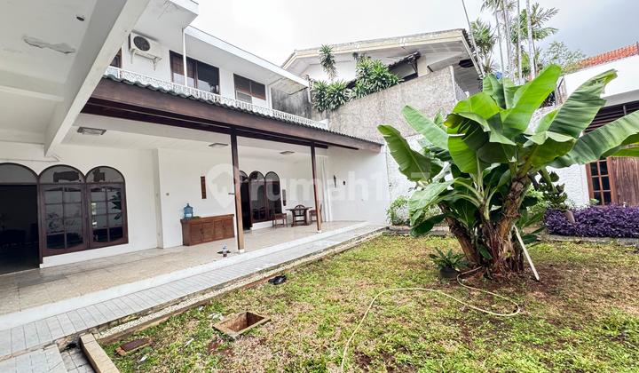 Peluang Investasi Properti Premium 2 Lantai di Mampang Jakarta Selatan Peluang Investasi Properti Premium 2 Lantai di Mampang Jakarta Selatan