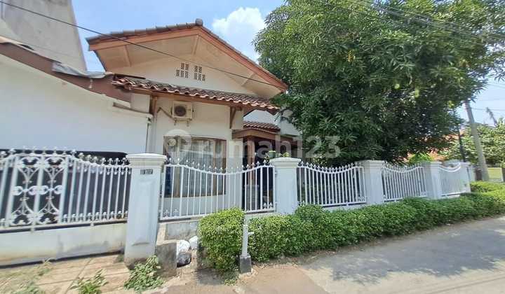 Rumah Hoek Asri Di Tangsel - Nyaman Gak Pake Naik Tangga! 1