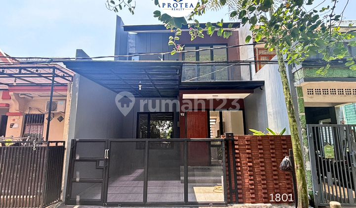  Rumah dekat Gerbang Cluster di Kencana Loka, BSD  