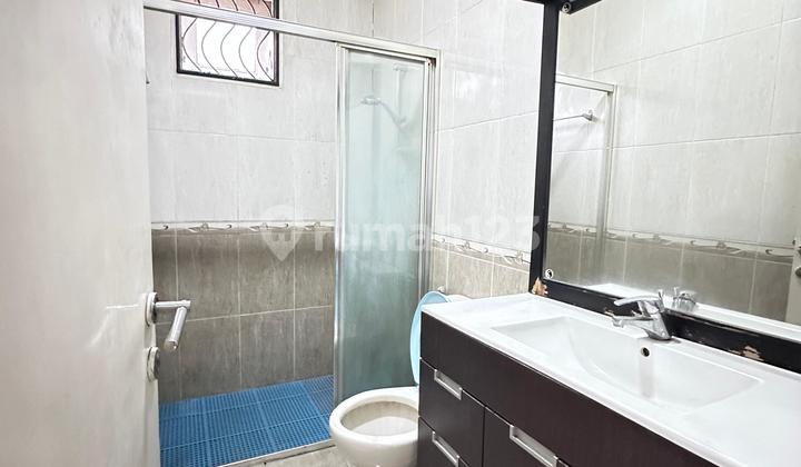 Rumah Hook di Neo Catalonia BSD 2