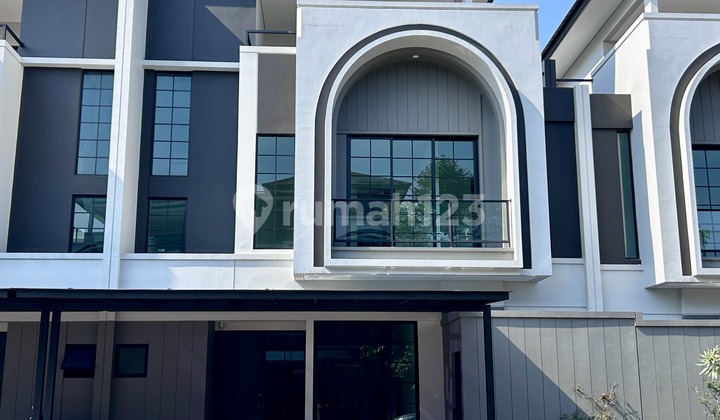Rumah 3 Lantai BRAND NEW baru Handover di BSD City