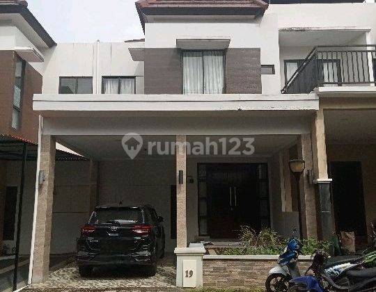 Rumah Bagus di Holland village , Mapanget 1