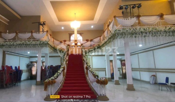 For Sale Building on Arie Lasut Street.