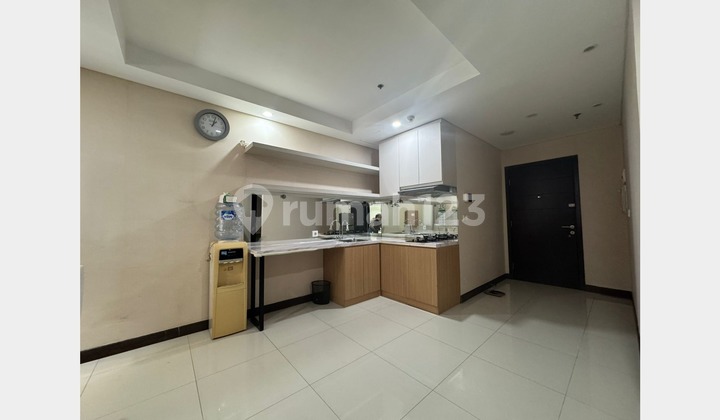 For Rent AKR Gallery West Residence Apartment, 2BR, Semi Furnish, Low Floor 2