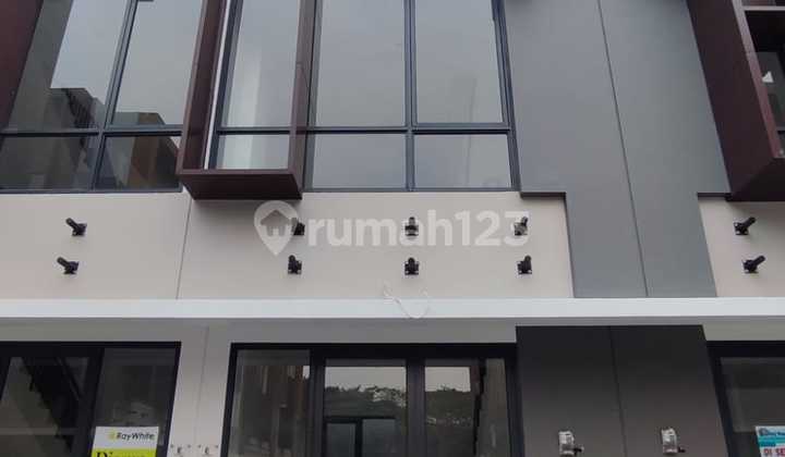 Di Sewakan Ruko Campton BSD, 3Lantai, Unfurnish, bagus