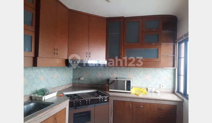 Di Jual Apartemen Puri Garden, 2BR, Semi Furnished