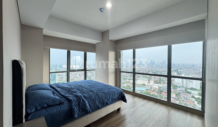 Di Sewakan Apartemen Holland village,3+1BR,Luas,Furnished,Bagus 2
