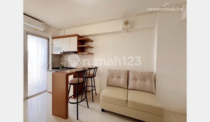 For Rent Bassura City Apartment 2BR Semi Furnished