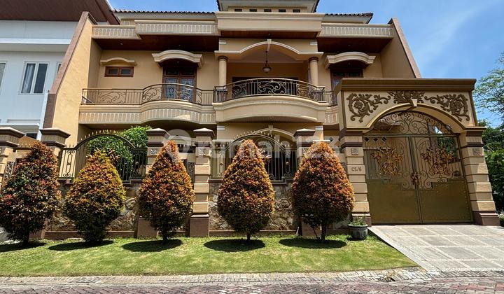 Dijual Rumah Ciamik Mewah Kokoh Villa Royal Pakuwon City 2