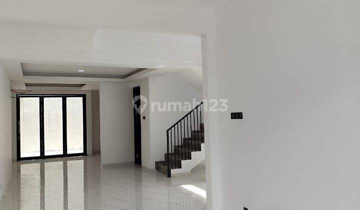 Dijual Rumah Baru Gress Modern Minimalis Manyar 2