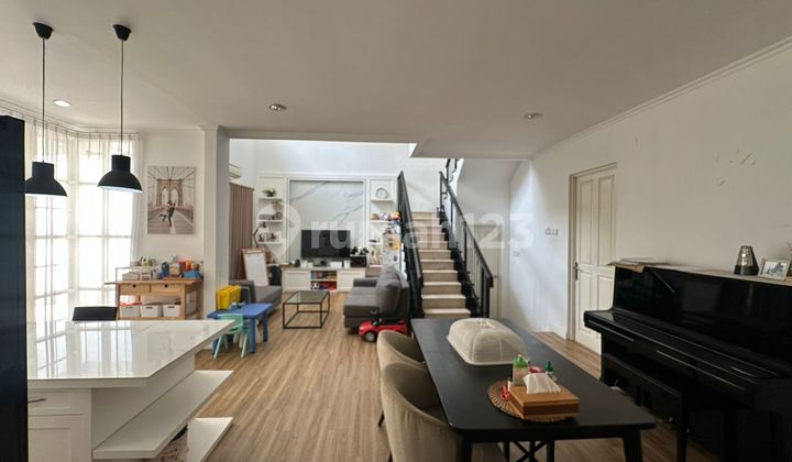 Dijual Rumah Siap Pakai Semi Furnish Villa Bukit Regency Pakuwon Indah