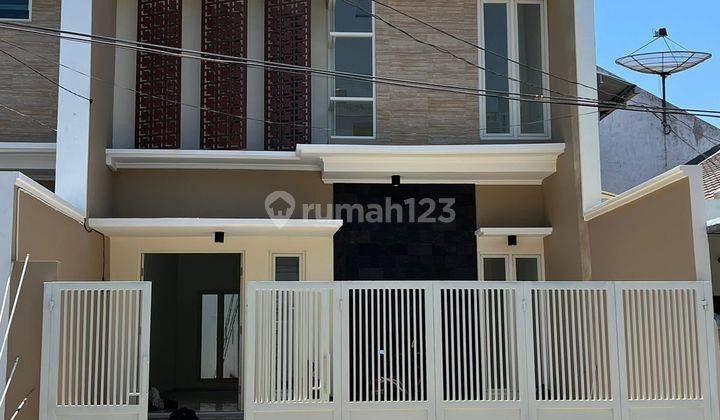 Dijual Rumah Manyar Kertoadi Minimalis Modern 2 Lantai 1