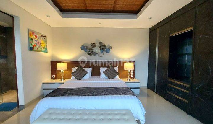 Tropical Style 3 BR Villa in Seminyak, Very Strategic Location 2