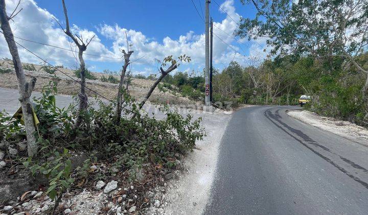 Tanah datar kawasan pantai bingin Uluwatu, akses jalan 7 meter 2