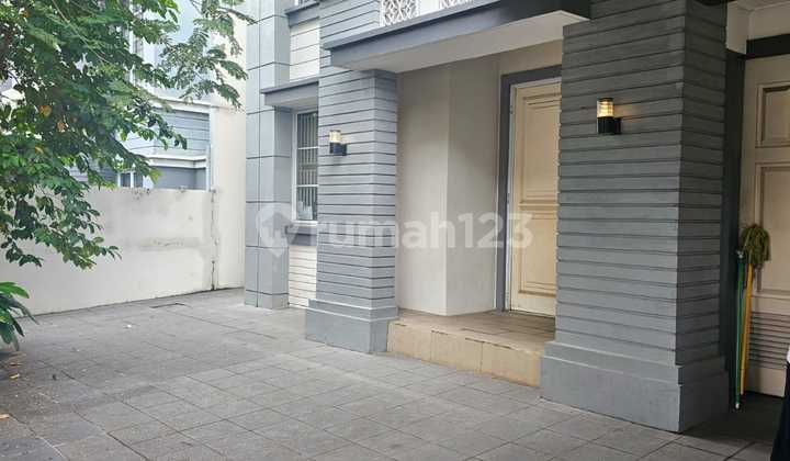 Rumah Bagus Lokasi Strategis di Komplek Perumahan Kota Wisata Cibubur