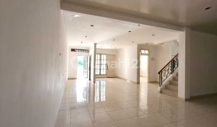 Rumah Bagus Siap Huni Cluster Depan di Komplek Perumahan Kota Wisata Cibubur 2