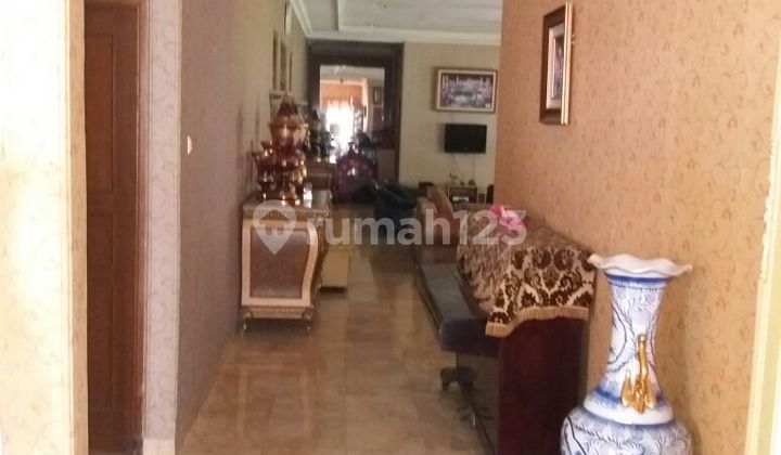 Rumah Bagug dan Eksklusif Lokasi Strategis di Pejaten Raya