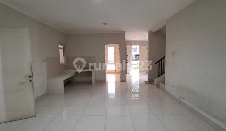 Rumah Diboulevard Komplek Perumahan Kota Wisata Cibubur