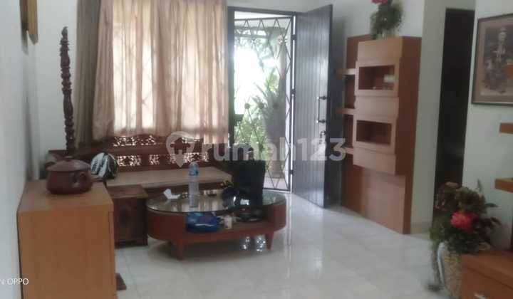 Rumah Bagus Di Hoek Dalam Komplek Perumahan Legenda Wisata