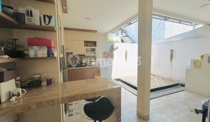 Rumah Furnished Bagus Di Dalam Komplek Perumahan Legenda Wisata Rumah Furnished Bagus Di Dalam Komplek Perumahan Legenda Wisata