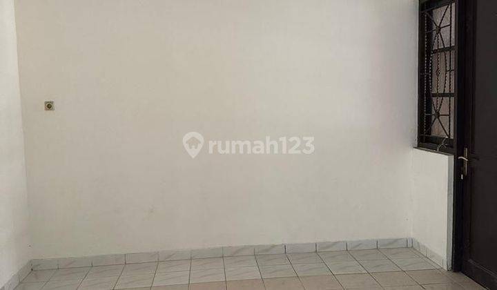 Rumah 2 Lantai Sudah Renovasi Dalam Cluster 2