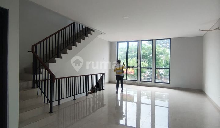 Ruko Kondisi Baru Strategis di Boulevard Kota Wisata Cibubur