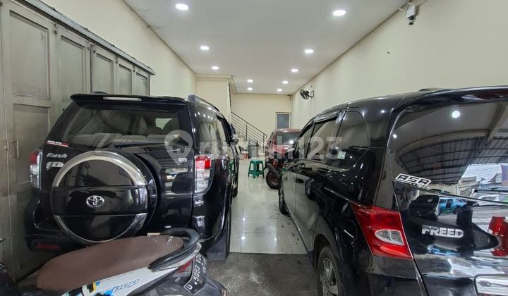 Strategic Ready-to-Use Shophouse in Gunung Batu, Bandung