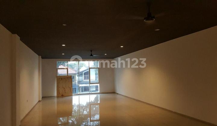 Strategic 3-Story Ready-to-Use Shop-House on Buahbatu Main Road, Bandung