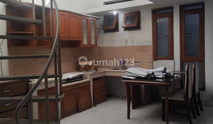 Rumah Nyaman Strategis di Taman Kopo Indah 3 2